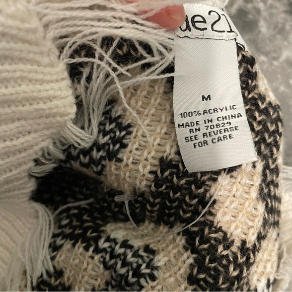 Rue‎ 21 Leopard Print Distressed V-Neck Cropped Sweater Women’s Size Medium - Picture 4 of 7